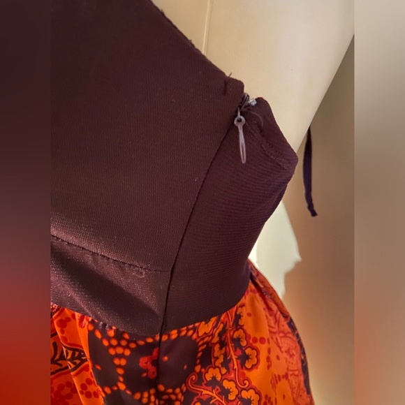 VINTAGE MANDEES Sateen printed & rich burgundy maroon Halter Top. - Picture 2 of 5